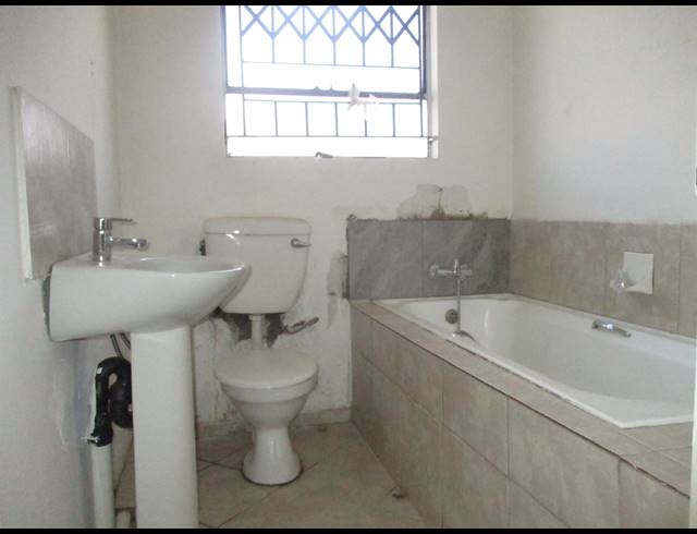 2 BEDROOM HOUSE TO LET IN GOUDRAND